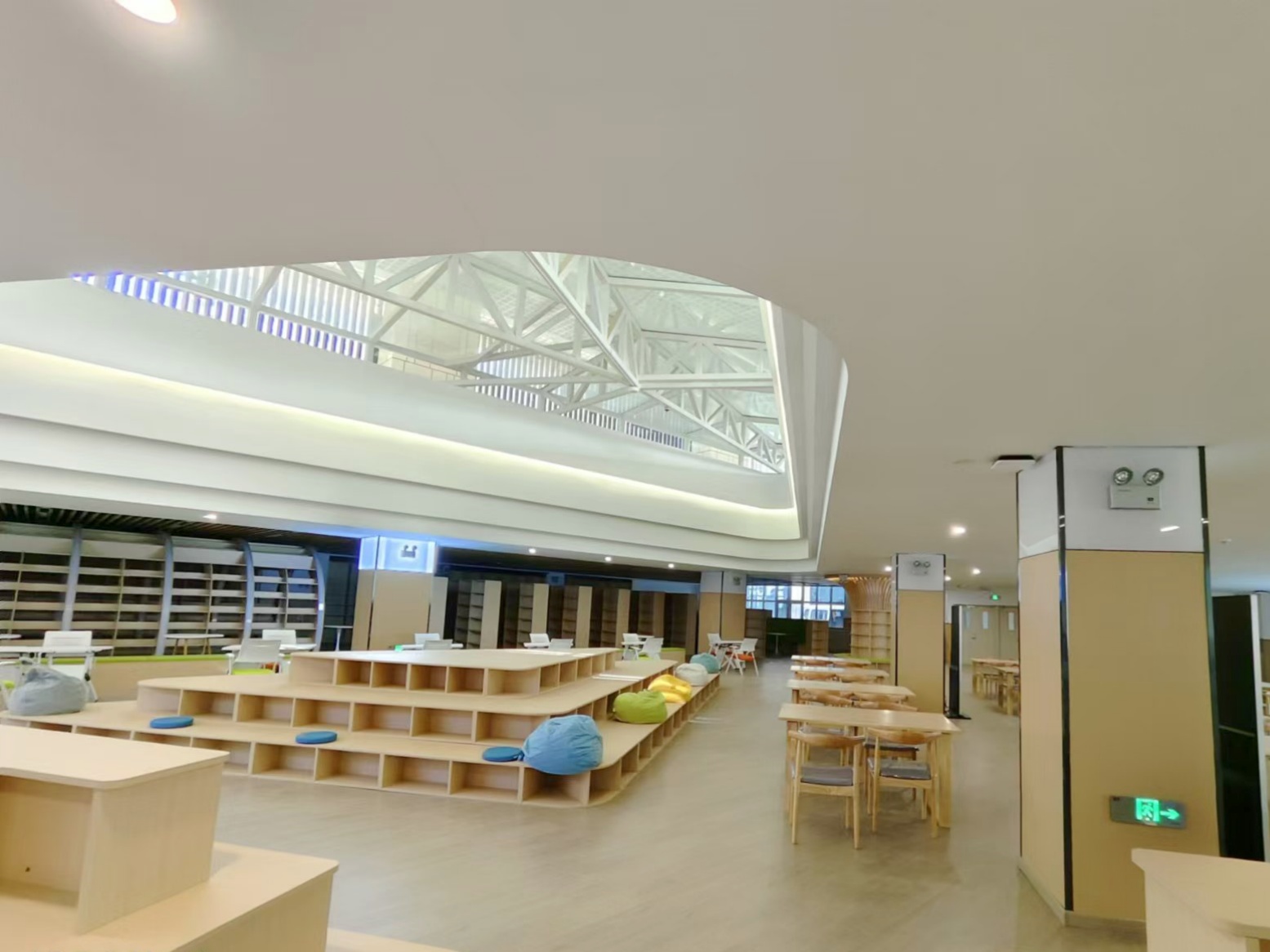 利来国际案例 | 锚定未来，助力南川中学打造西部教育数字化新标杆！